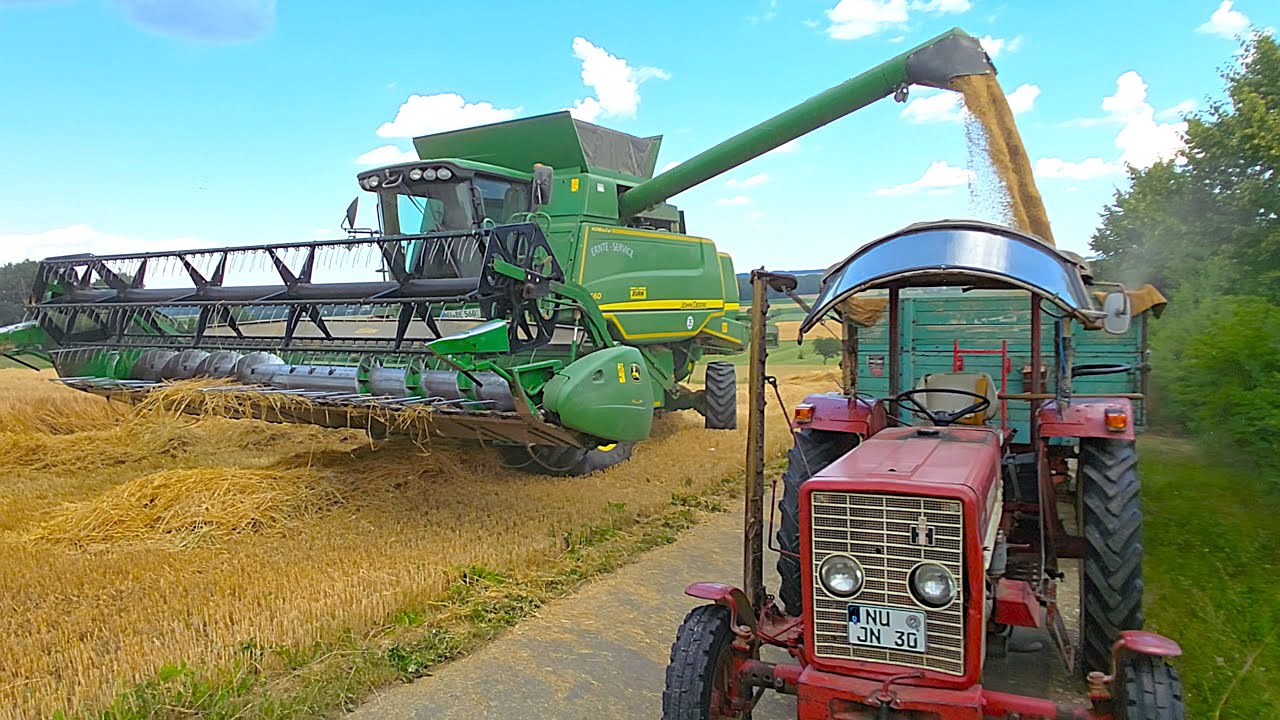 John Deere T 560 Hill Master Mähdrescher mit 522 R bei der 1. Gerste dreschen in Holzschwang/Bayern!