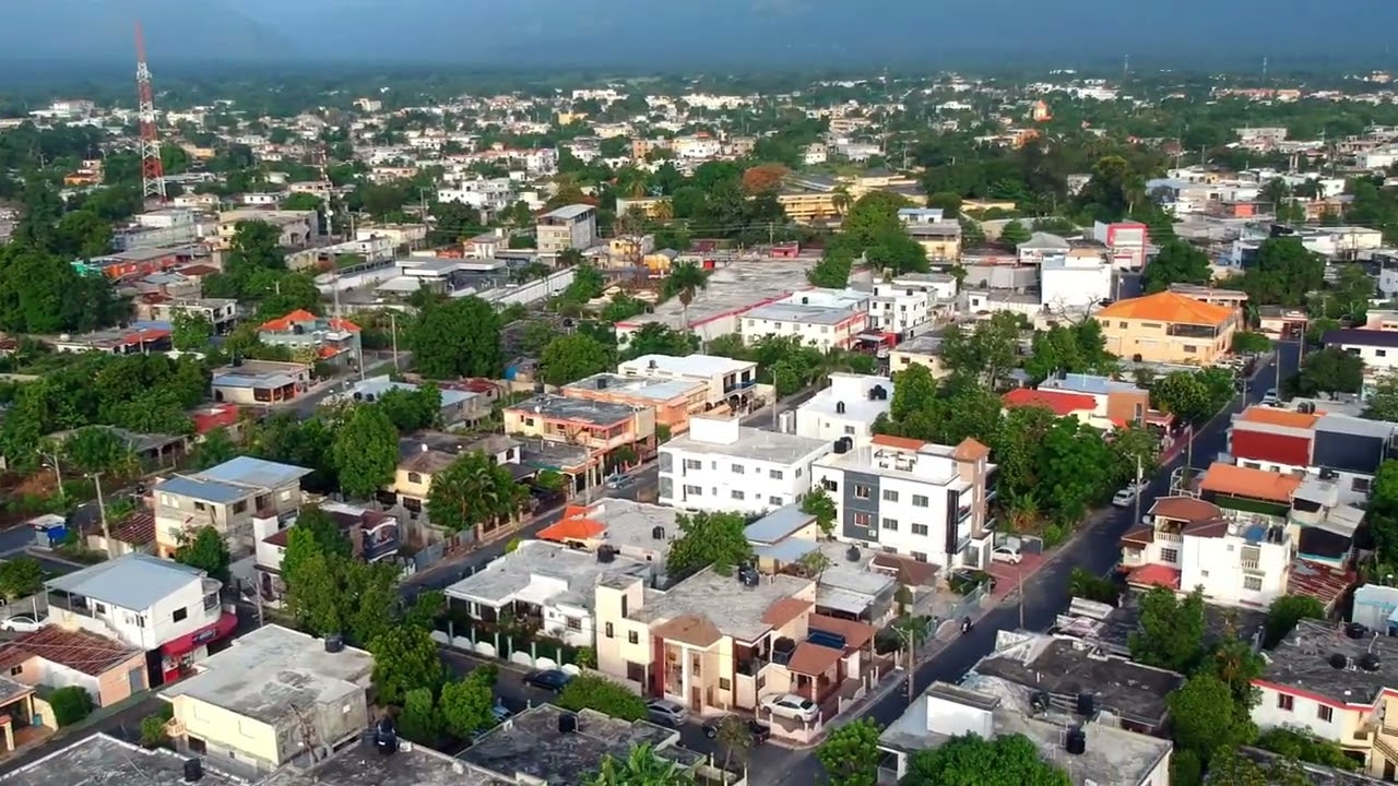 Ciudad de Bonao desde el aire