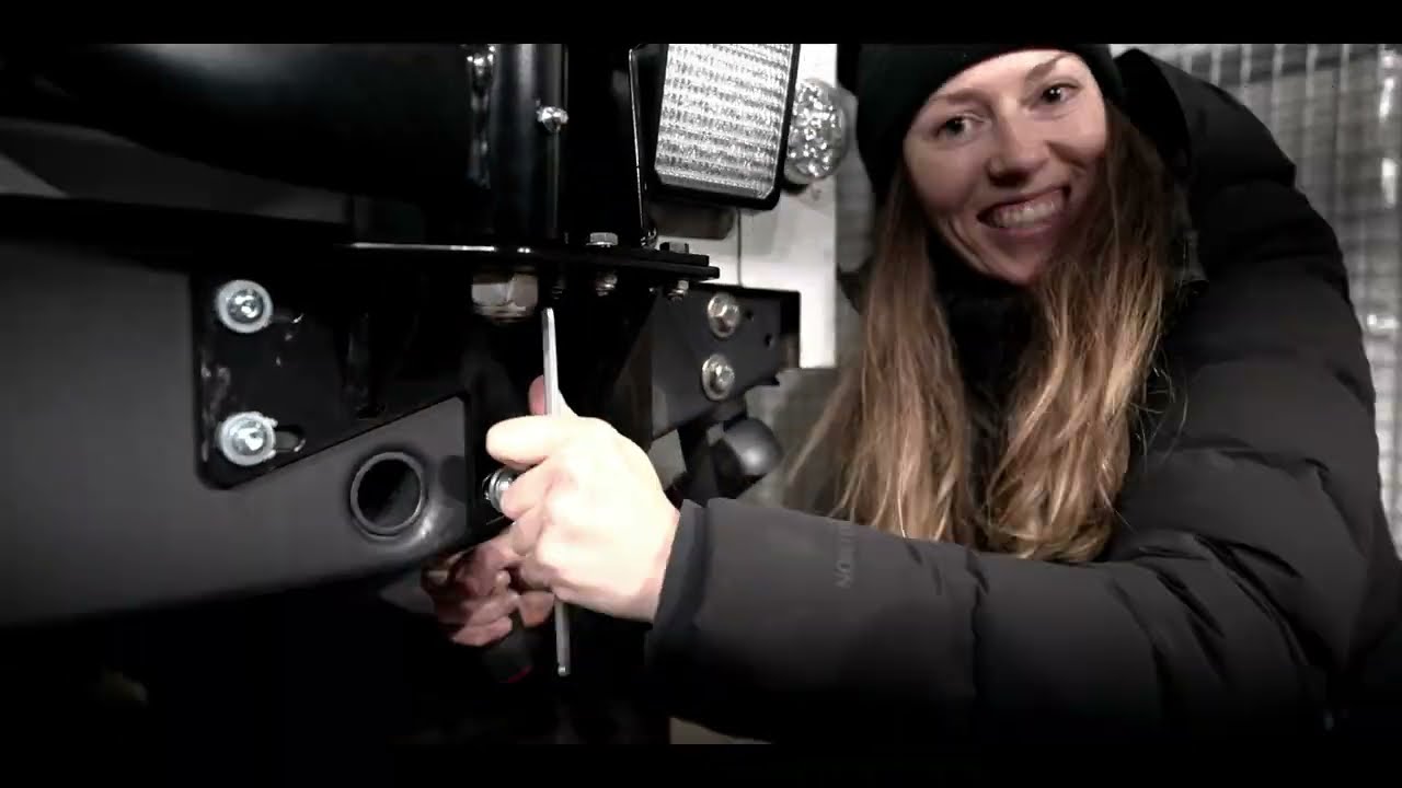 Mounting the ORE4x4 Spare Wheel Carrier to our Defender