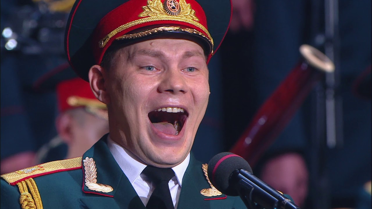 «Ехал я из Берлина», солист – Сергей Кузнецов