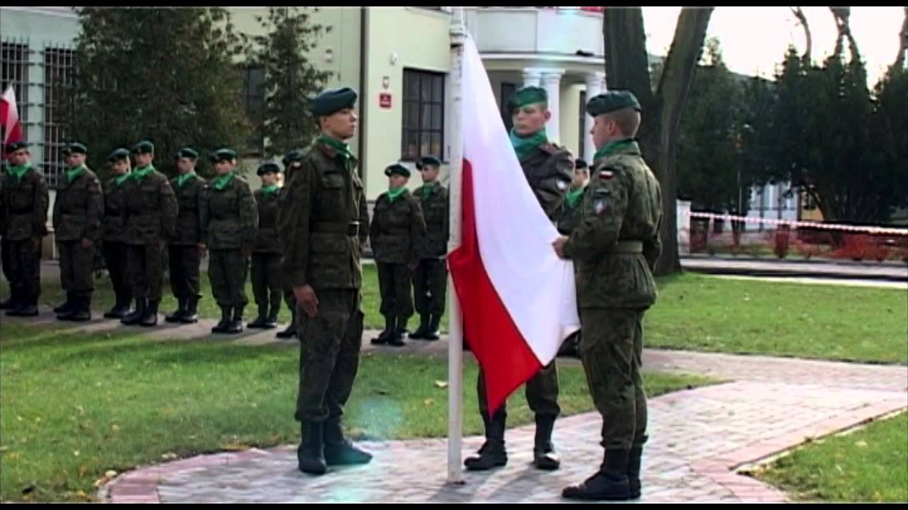 Uroczyste podniesienie flagi państwowej z okazji Święta Niepodległośc
