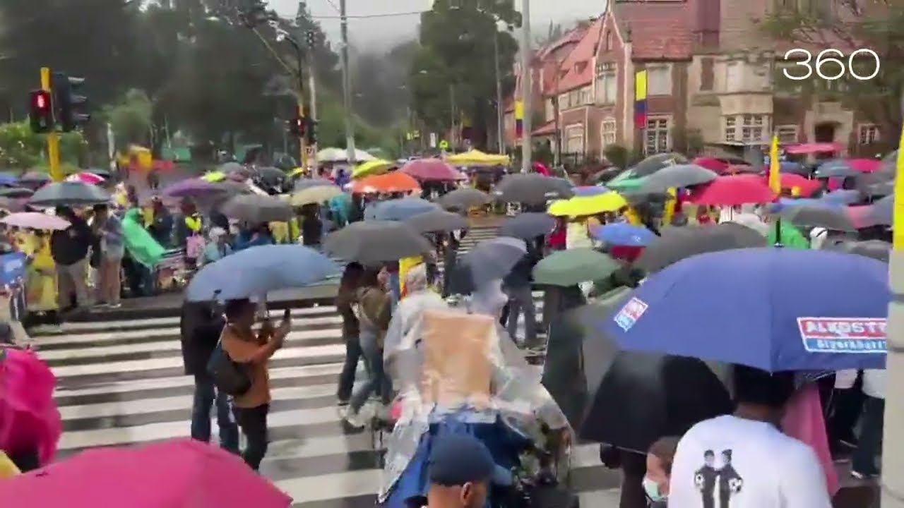 Las mejores imágenes de las marchas en apoyo a Álvaro Uribe