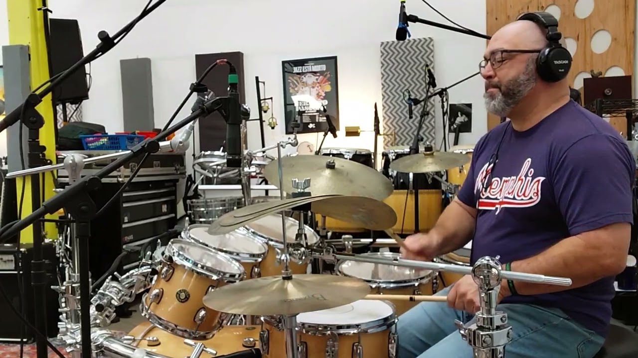 Drummer Erik Jiru: inverted FUNK 