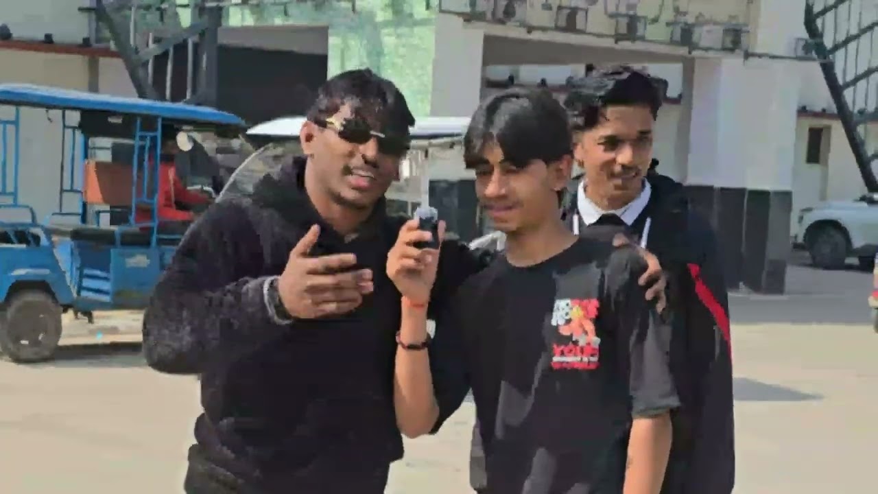Kon hai aap log batao 🤫🤼‍♂️