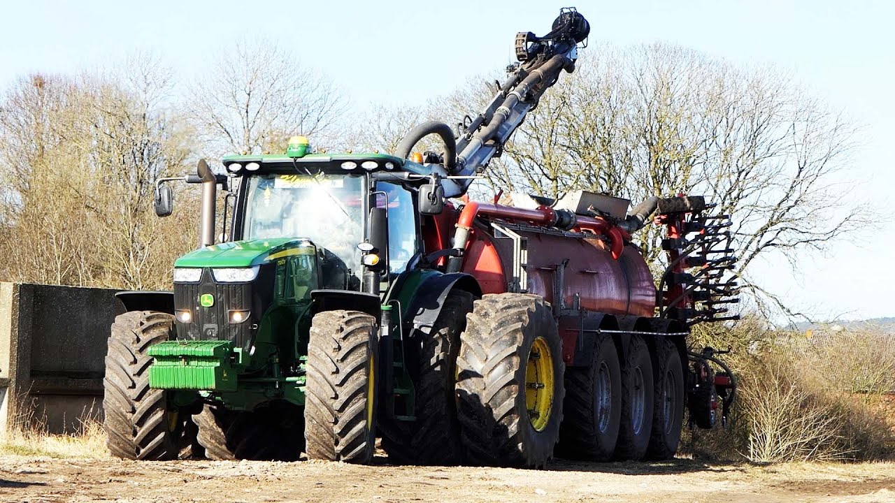 John Deere 7280R in the field injecting manure w/ AP-GV 25 Manure Barrel | Manure Season 2020 & 2021