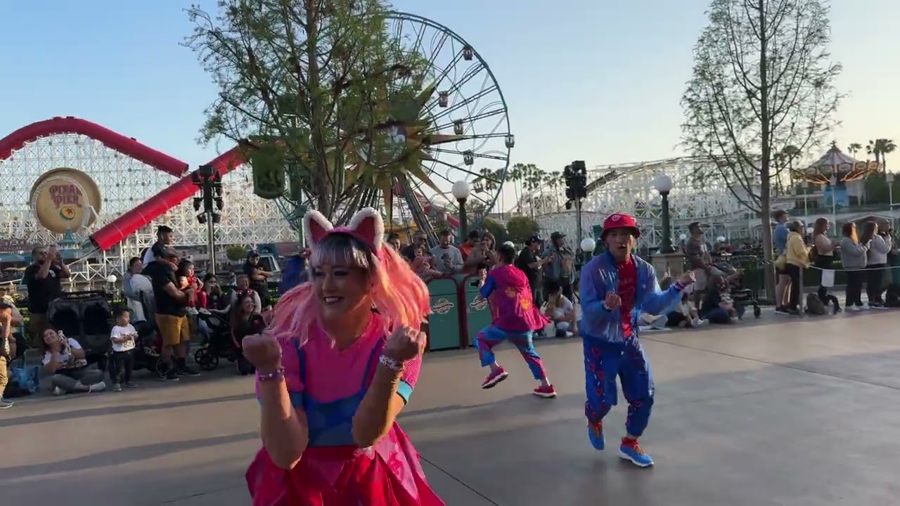 Better together A Pixar pals parade 6:30 pm performance paradise gardens park DCA 5/2/2024