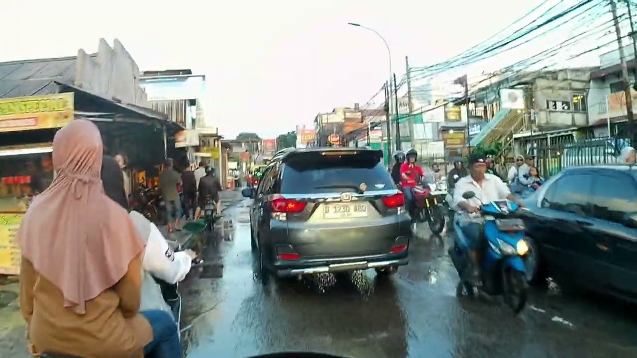 Ngabuburit Cari Tempat Berbuka - Pondok Gede - Galaxy