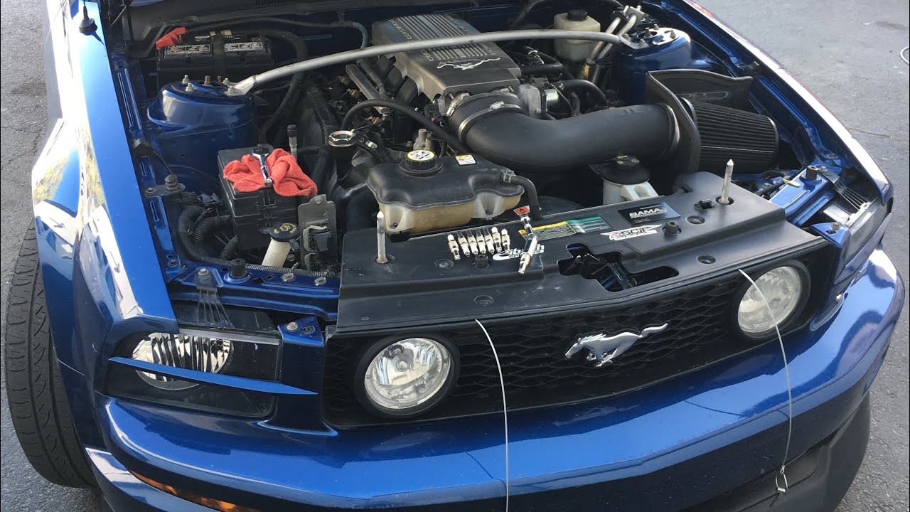 Замена свечей зажигания на моем Ford Mustang GT 2007 года выпуска