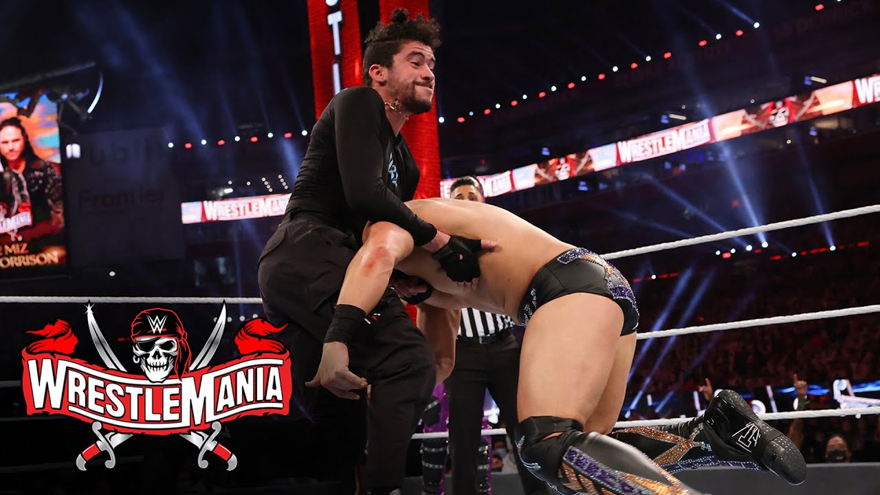 Bad Bunny ошеломил вселенную WWE в матче Wrestlemania 37: SmackDown, 31 декабря 2021 г.