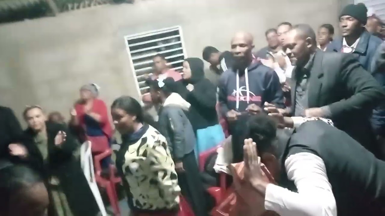 fuego pentecostal con Ana Julia Ramirez