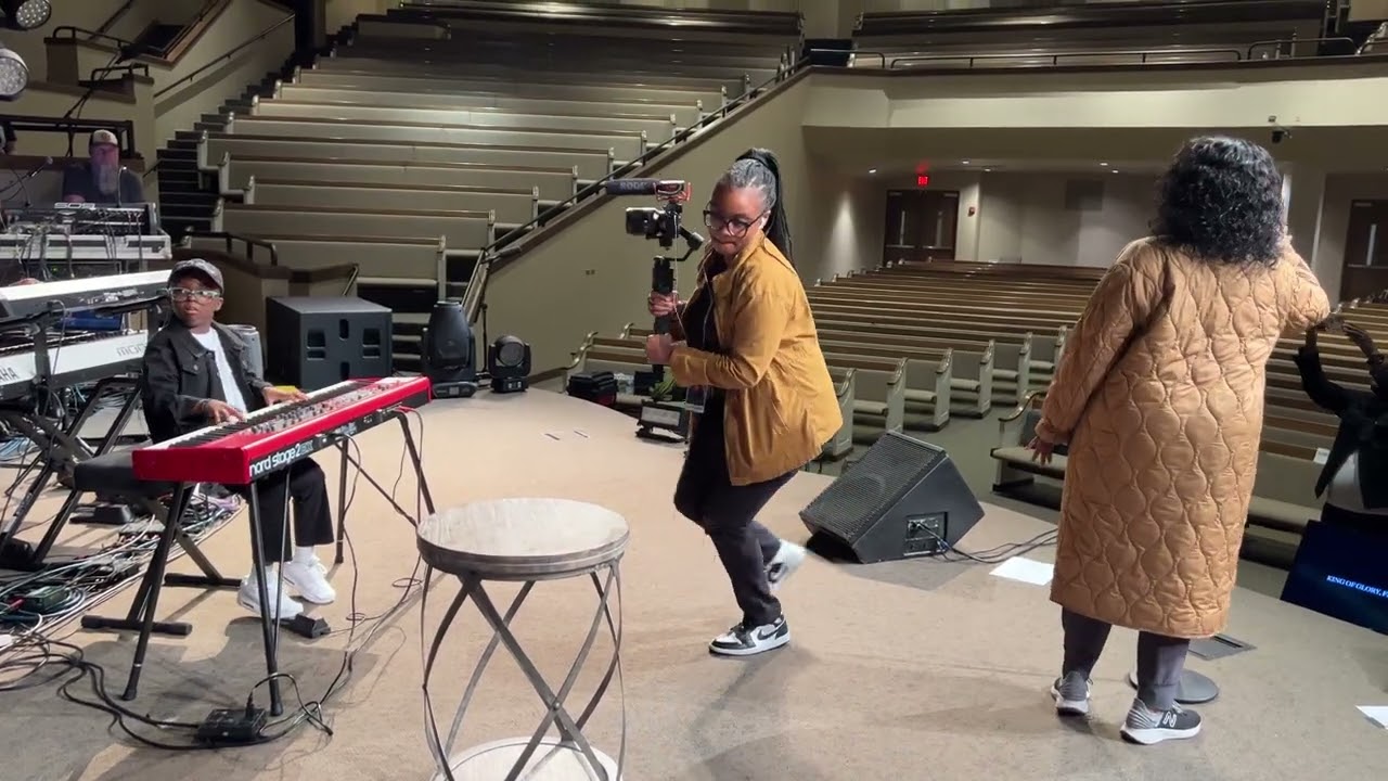 Jude Kofie 11 yr old plays for Cece Winans