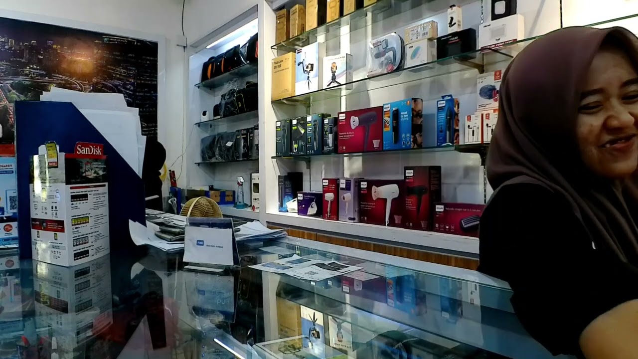 Lagi pergi ke  harcomas dulu sekalian jalan jalan sama beli battrey camera brica AE3x