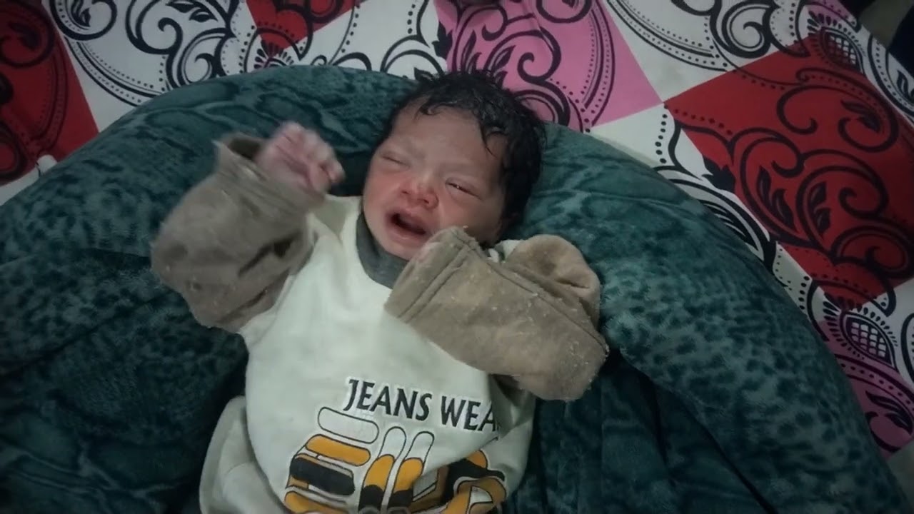 Newborn Baby First Minutes Of World After Normal Delivery Crying 