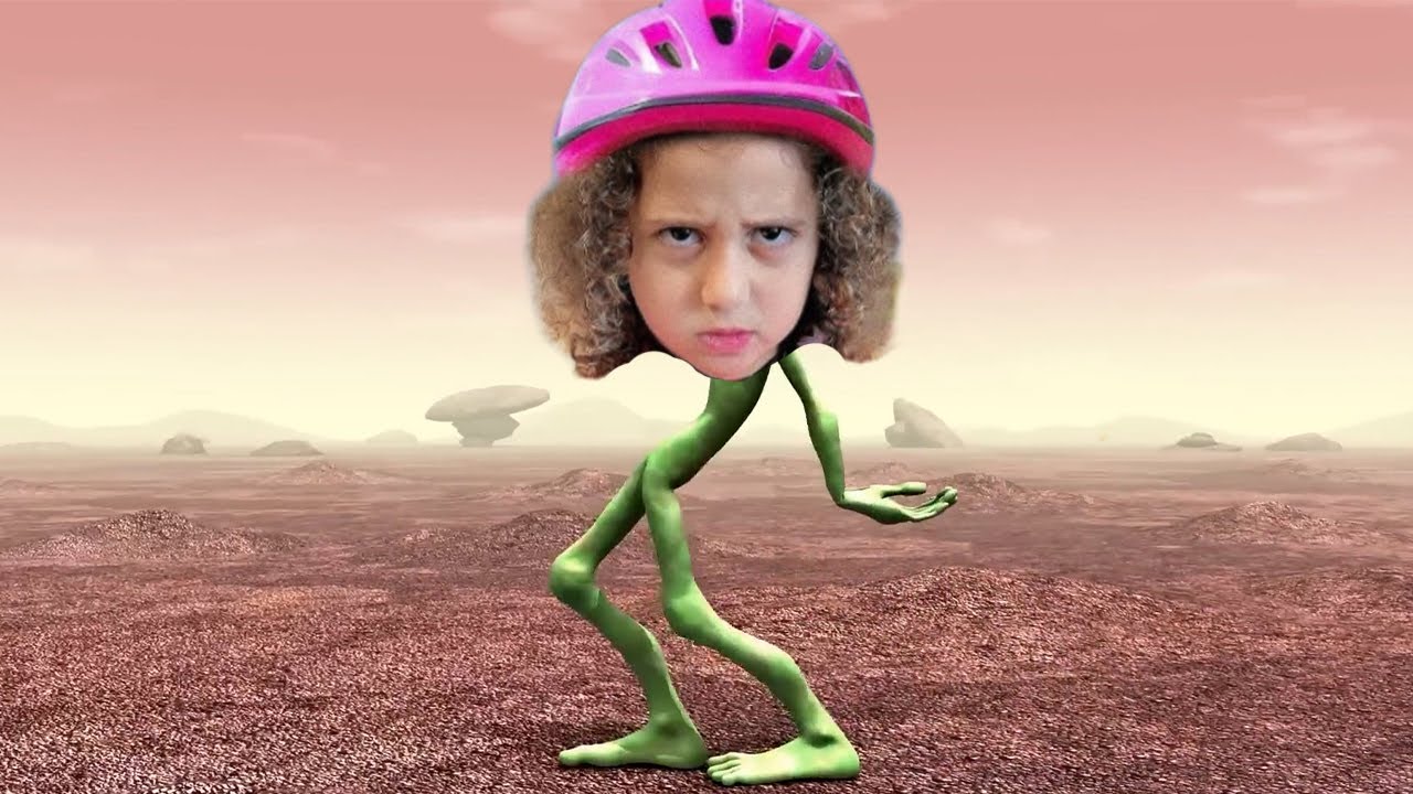 Sierra & Rhia FAM | My little sister went missing in the playground | Dame Tu Cosita Cover (REMIX)
