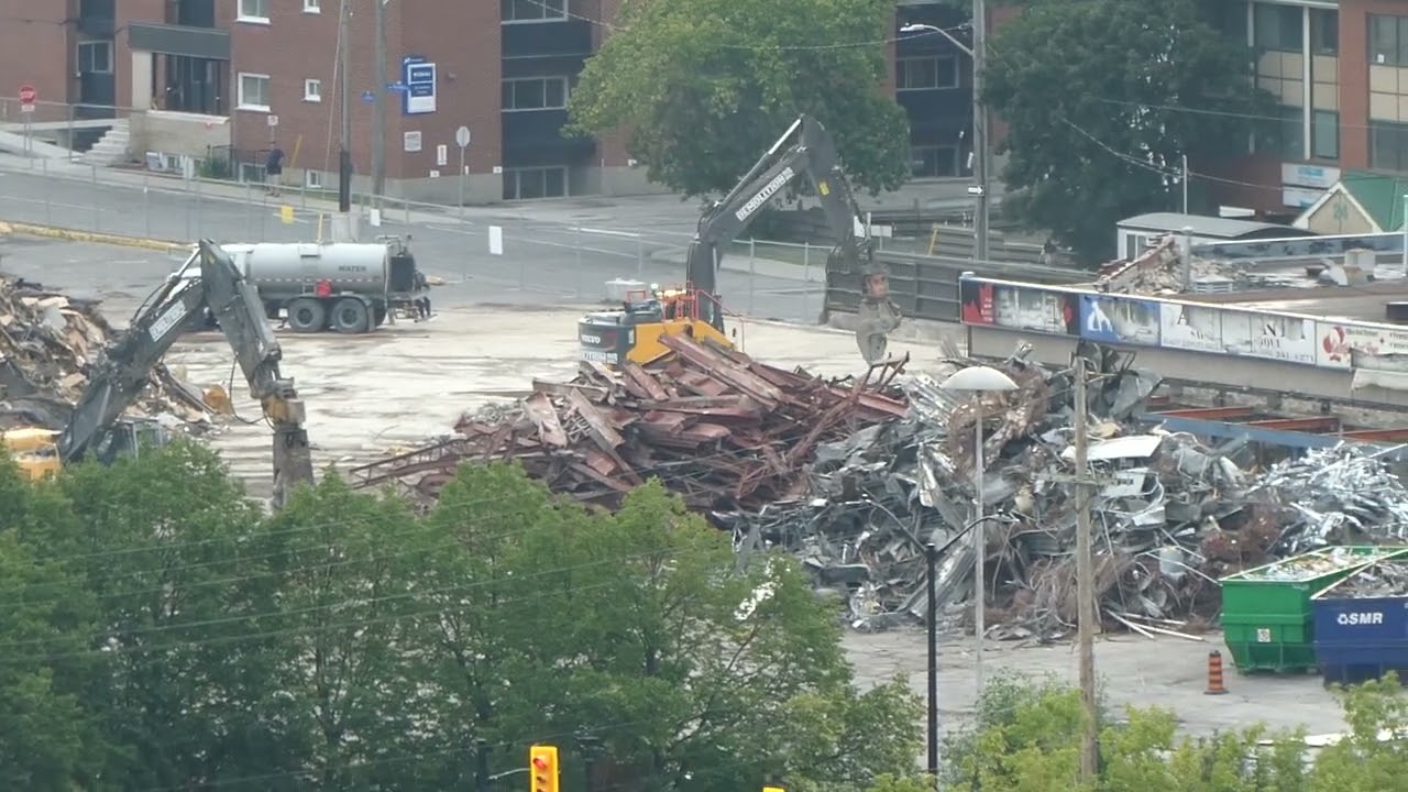 Construction on North River Road & Montreal Road