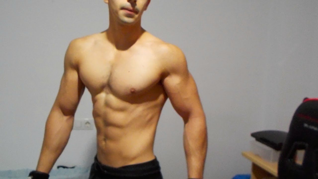 Flexing muscles HD