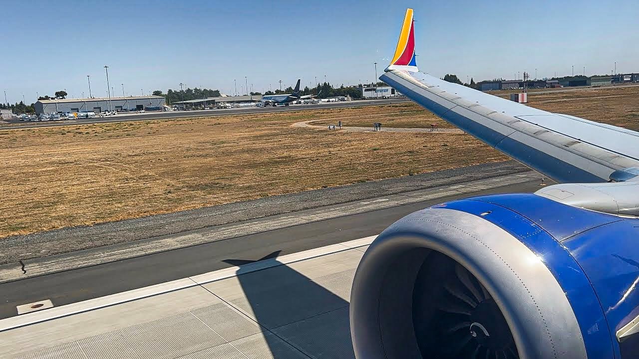 Southwest Airlines 737-MAX8 Beautiful Arrival & Firm Landing in Sacramento, CA ~ KSMF/SMF