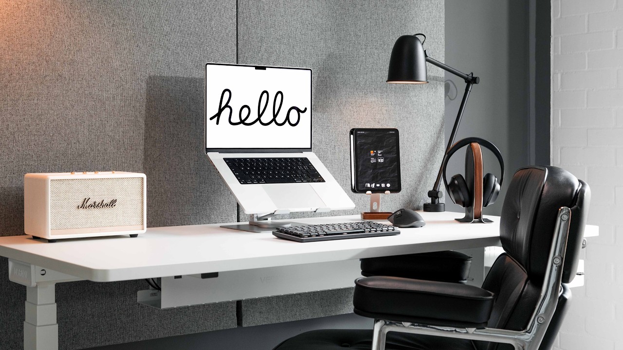 The Ultimate Minimalist Desk Setup