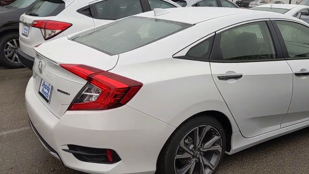 Краткий обзор Honda Civic Touring 2019 года