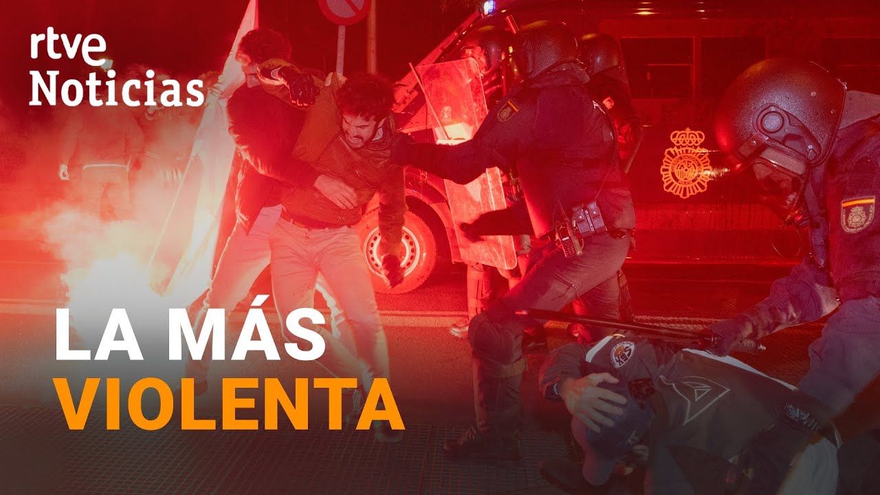 Las PROTESTAS en la SEDE del PSOE dejan SIETE DETENIDOS y 39 HERIDOS, la mayoría POLICÍAS | RTVE
