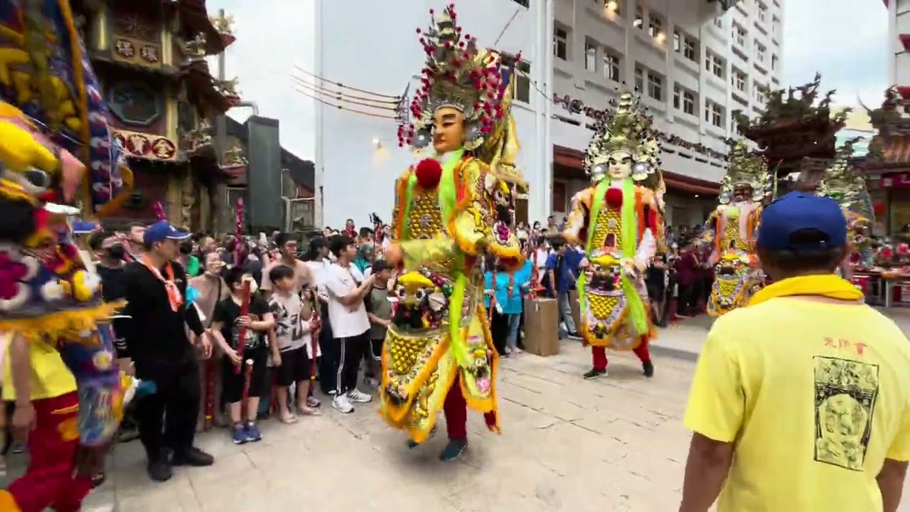 2025年4月12日台中市元保宮乙巳年恭祝保生大帝1047歲聖誕千秋，大道公祖出巡祈安繞境十七庄頭圓滿順利達成，大道公祖率領眾文武尊神回駕本宮安座，梅川西路接駕盛況。
