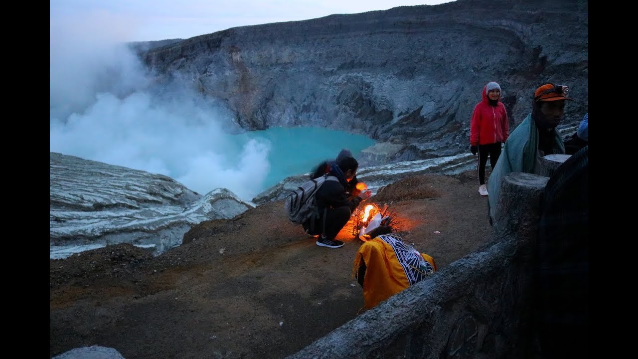 Wejście na Wulkan IJEN Java Indonezja