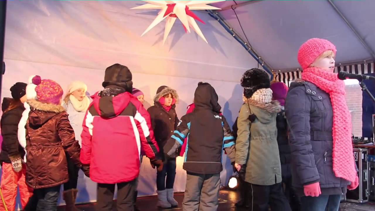 Cottbuser Kindermusical auf dem 10. Adventsmarkt Klosterkirchplatz in Cottbus