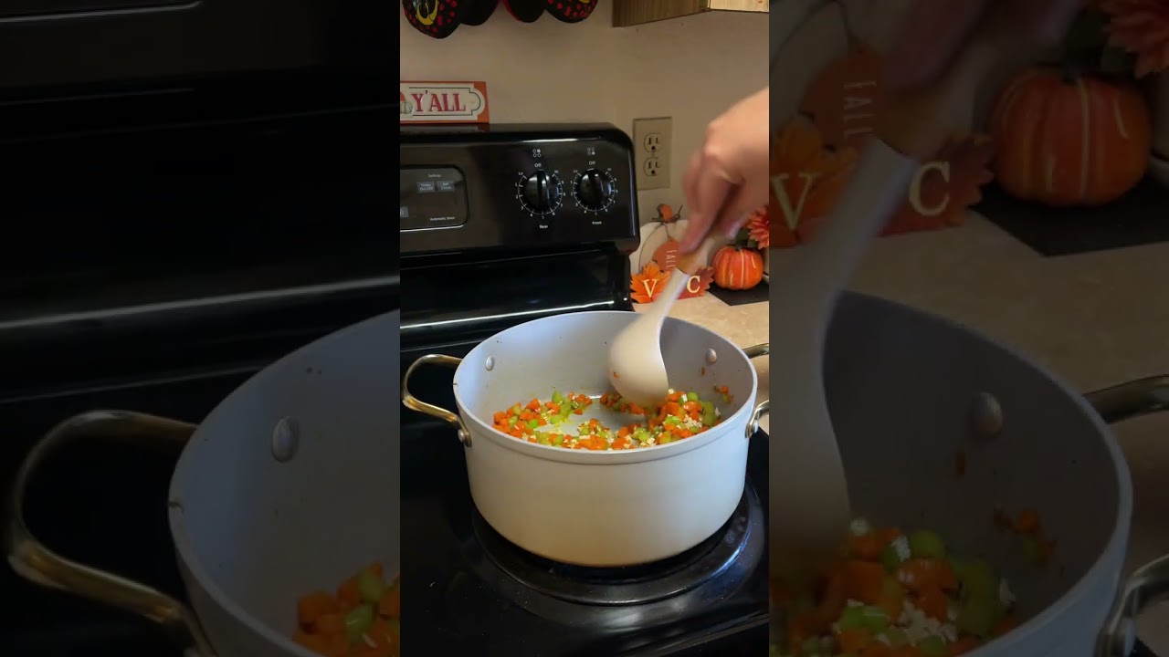 How To Make Olive Garden&rsquo;s Chicken And Gnocchi Soup 🍲