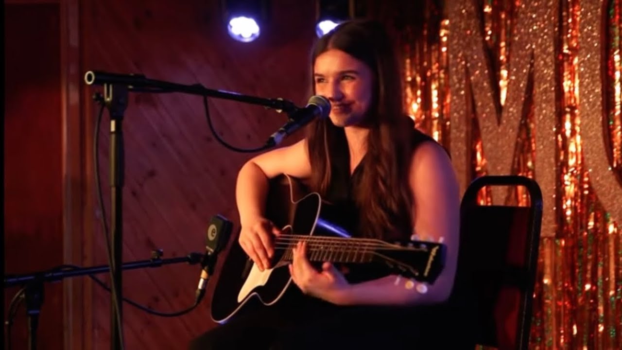 Muireann Bradley - Frankie (Live at Moth Club, Hackney, London)