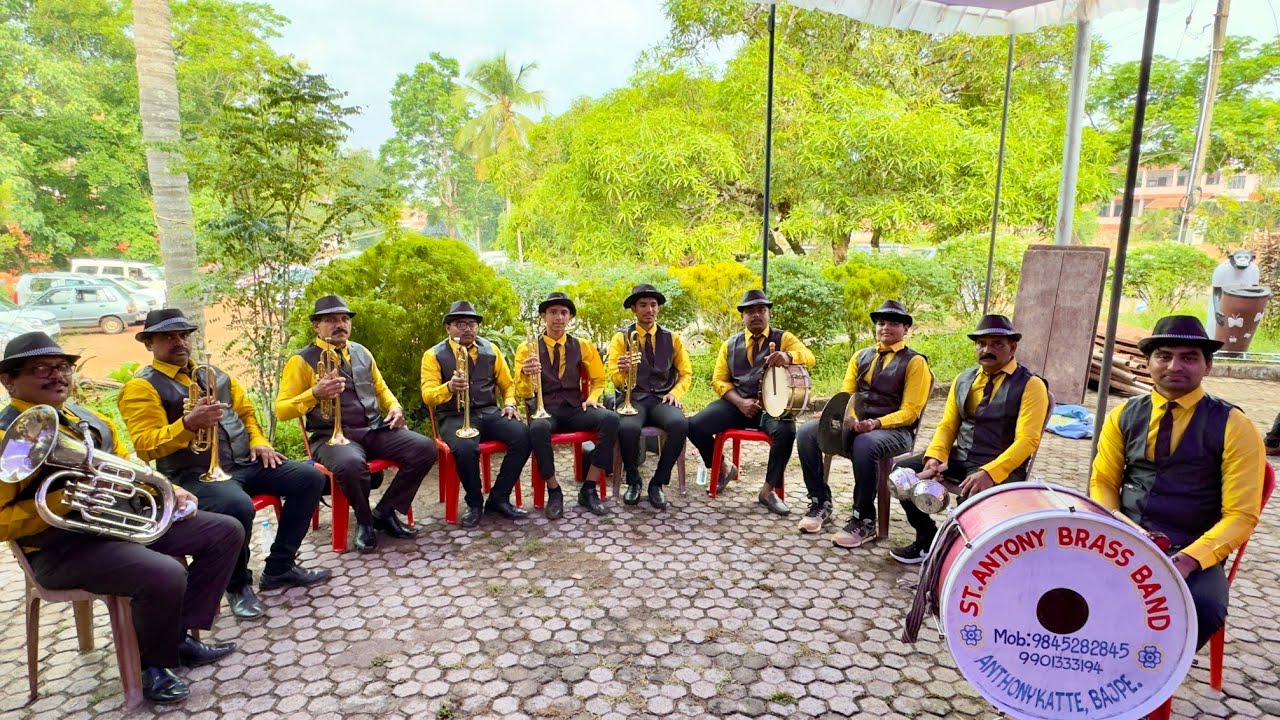 Sonthosan Vod Ullasan Konkani Hym by St Antony Brass Band Mangalore