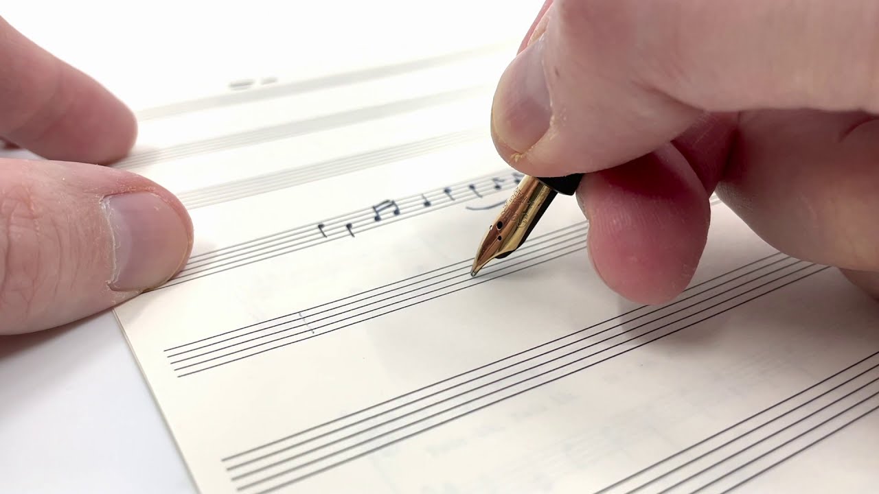 A Look At A Rare Vintage Pelikan Music Nib