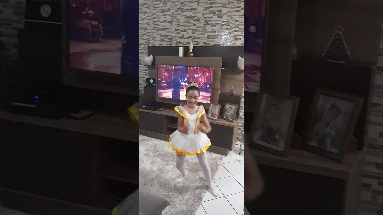 Mostra de dan&ccedil;a online.  Tema: A Bela e a Fera.  Ballet Cl&aacute;ssico