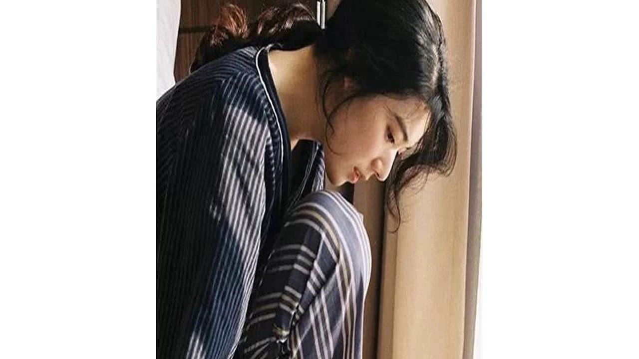韩剧《鬼客》刚上映就红透半边天，女主私服穿搭成为一大亮点