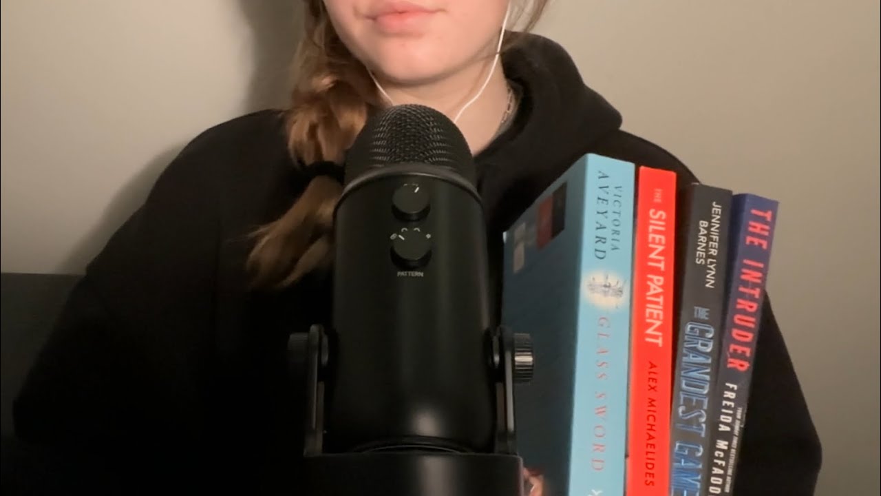 ASMR in DUTCH | talking about my new books 📖