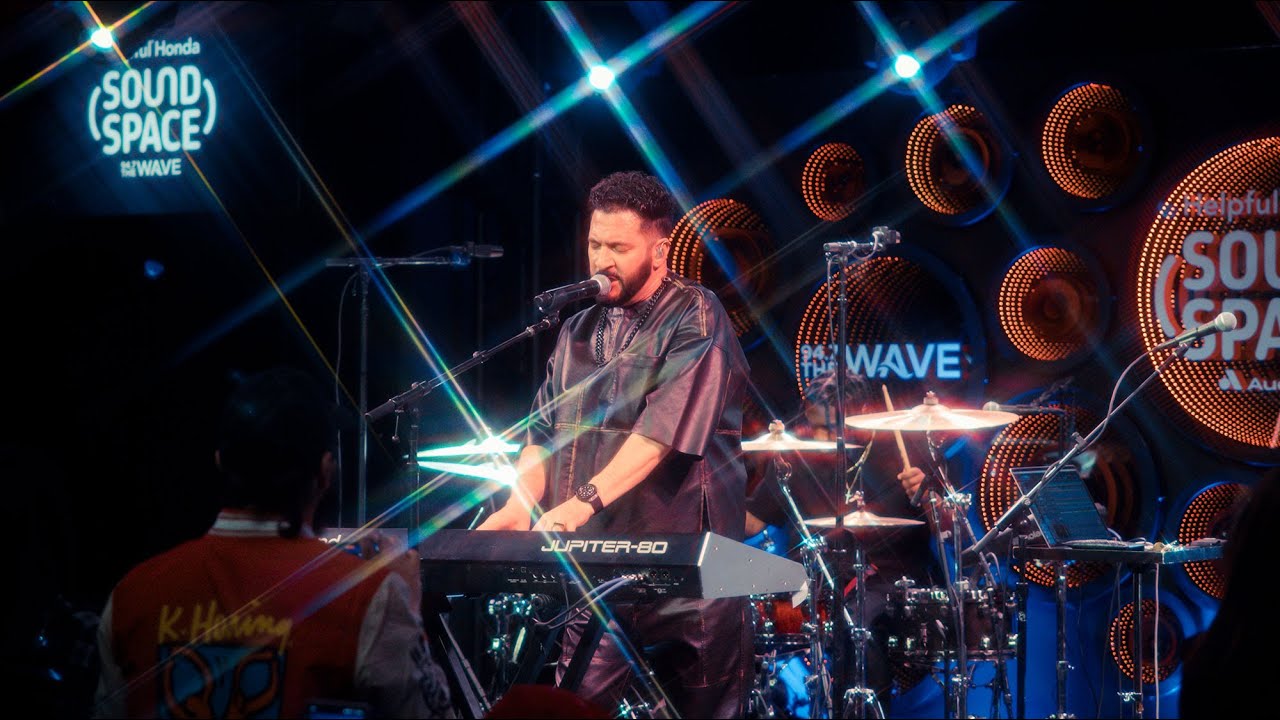 Jon B performs live in the Audacy Helpful Honda Sound Space