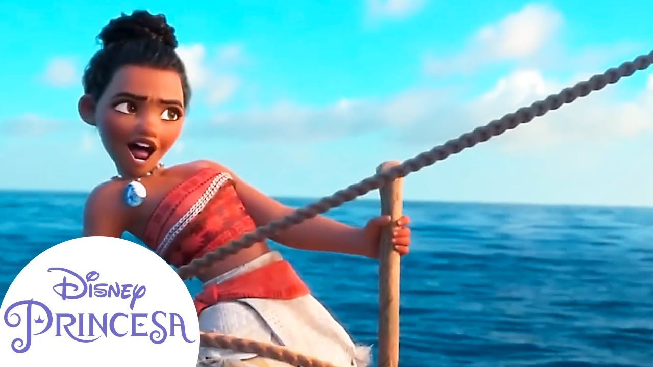 Moana y Hei Hei en su aventura por el oc&eacute;ano | Disney Princesa