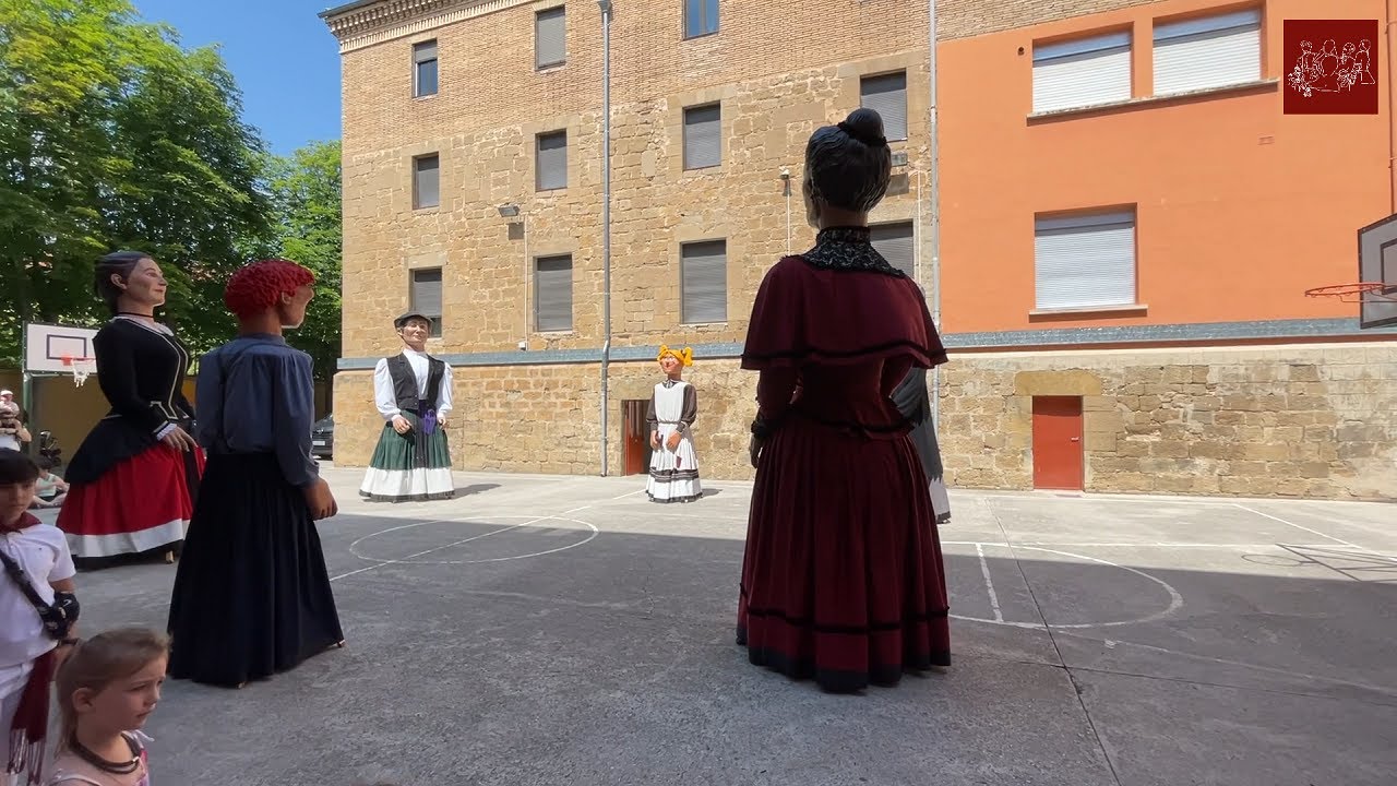 Gigantes de Asier Marco Erraldoiak | Vals, Escolapios 2023