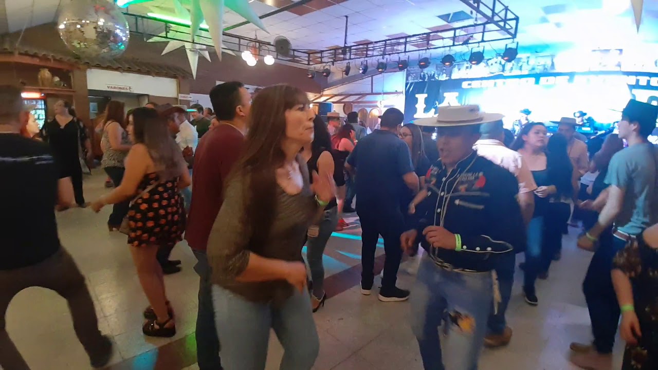 Los lumaquinos alegre en sentro evento la espuela así se baila rancheras