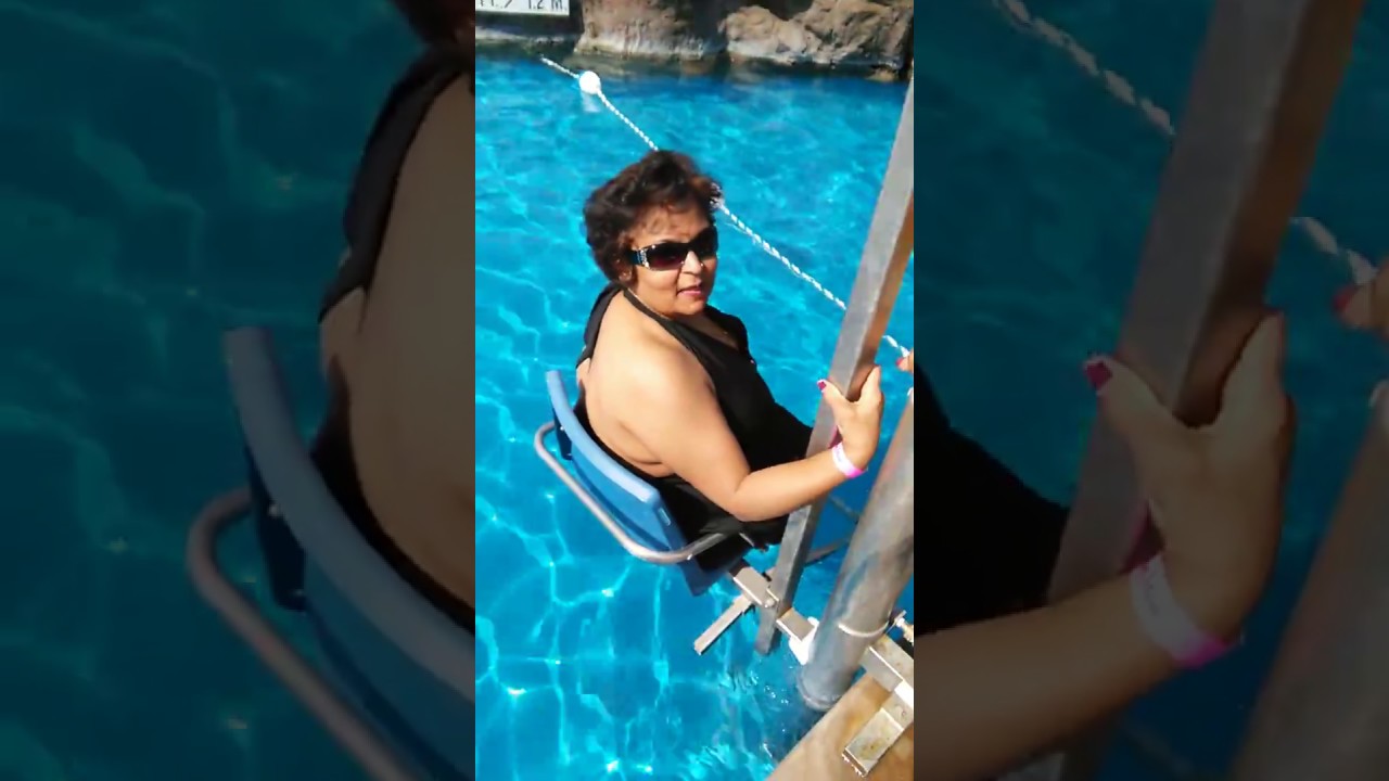 Pool lift for wheelchair users