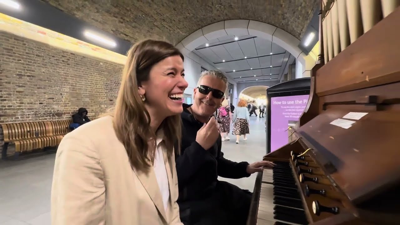 Smiley Girl Learns Foot Technique At The Public Organ