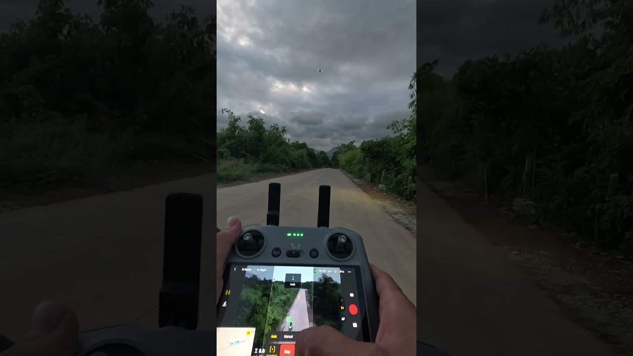 DJI Air 3 ACTIVE TRACK | AUTO MODE #shorts #shortsvideo #shortvideo #dronetutorial #drone #dji