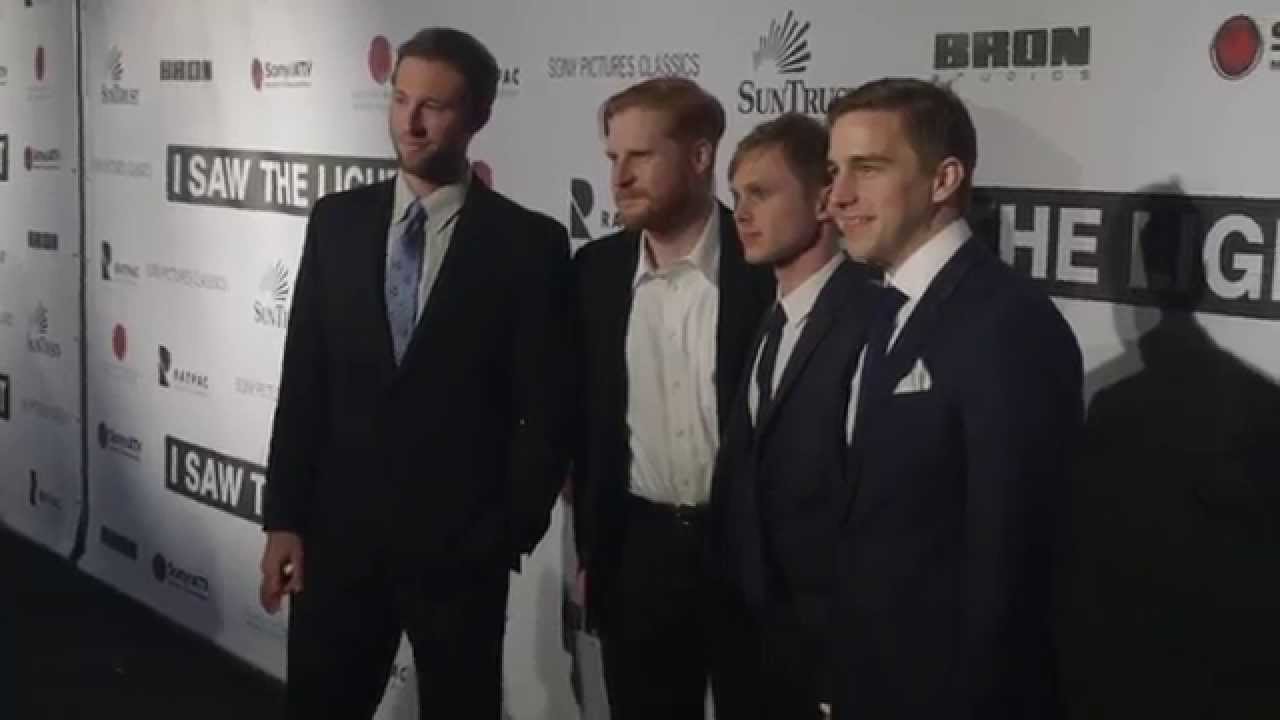 I Saw The Light: Red Carpet Movie Premiere Arrivals and Fans - Tom Hiddleston, Elizabeth Olsen
