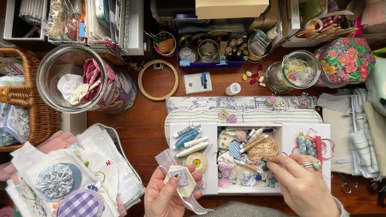 Sy og sludder #12 #roxysjournalofstitchery #slowstitching #haberdashery min første tekstilbog