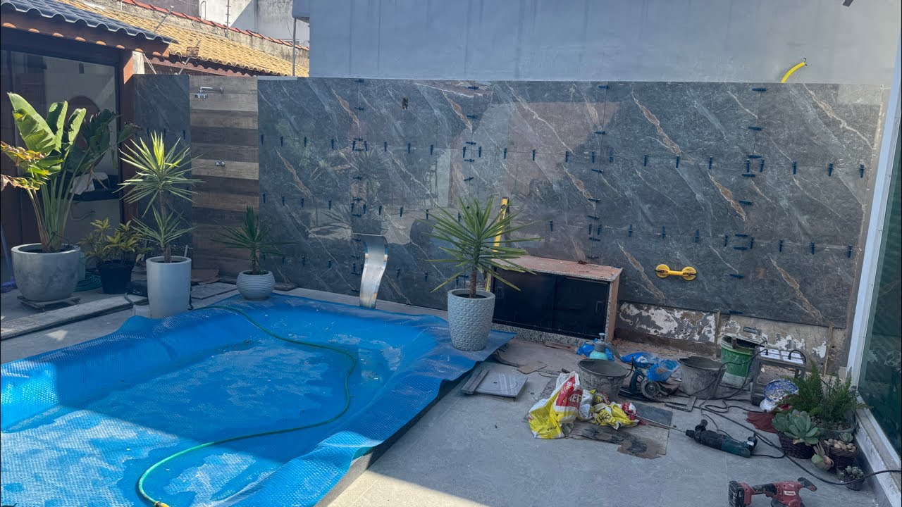 Modificação em área de lazer com piscina 🏊  JF construções oficial está ao vivo!