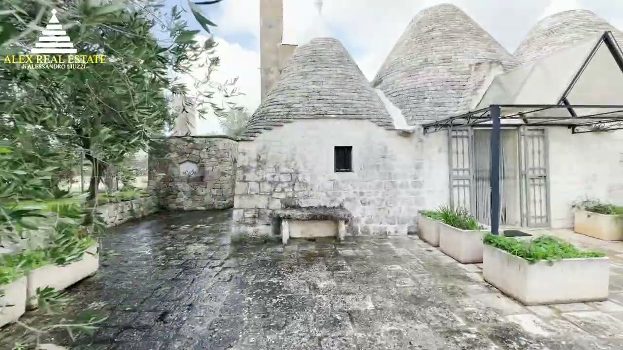 Cisternino  Complesso di trulli e lamie ristrutturati