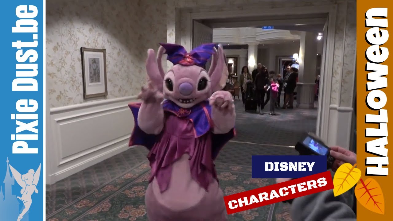 🎃Disney Halloween Characters in the Disneyland Hotel at Disneyland Paris