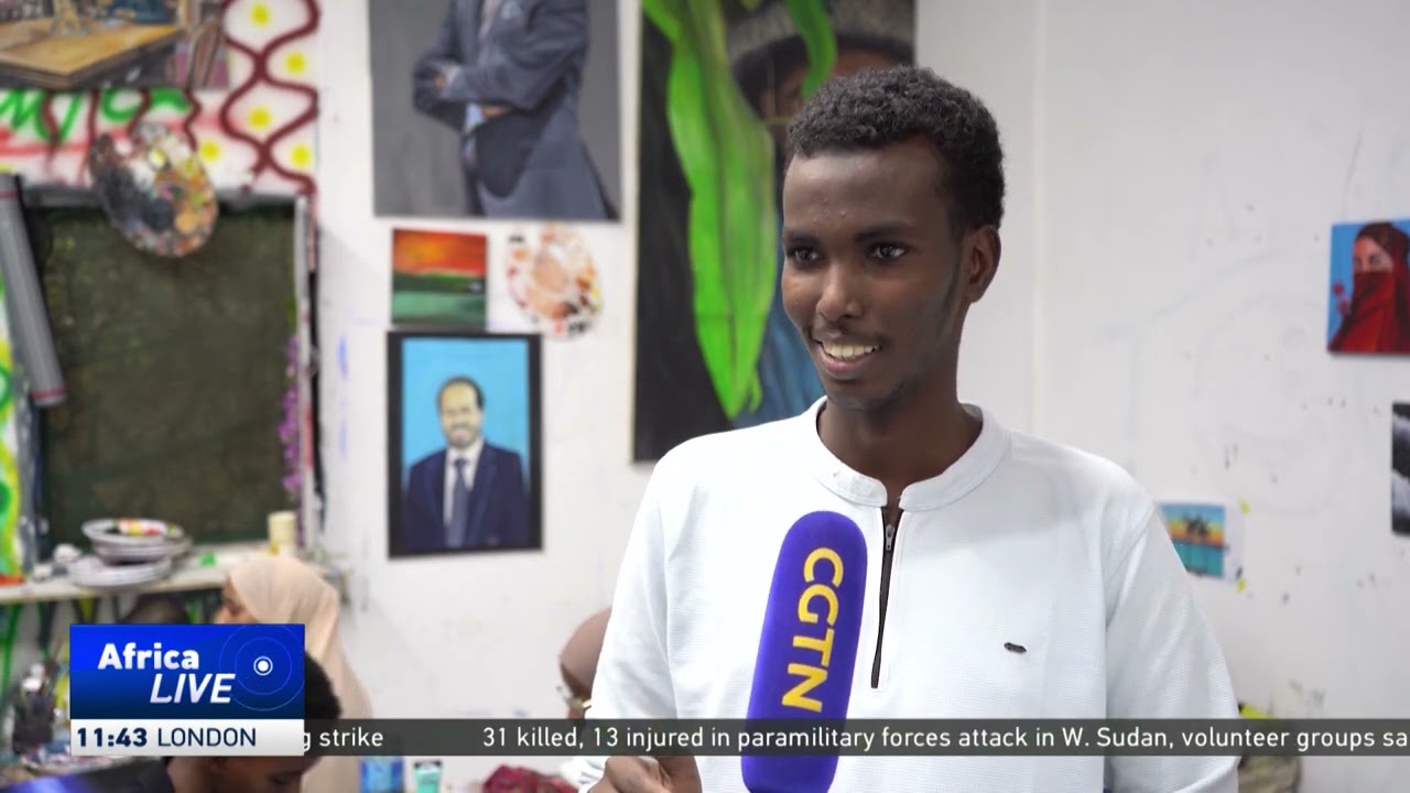 Somali artist trains over 200 young painters in Mogadishu