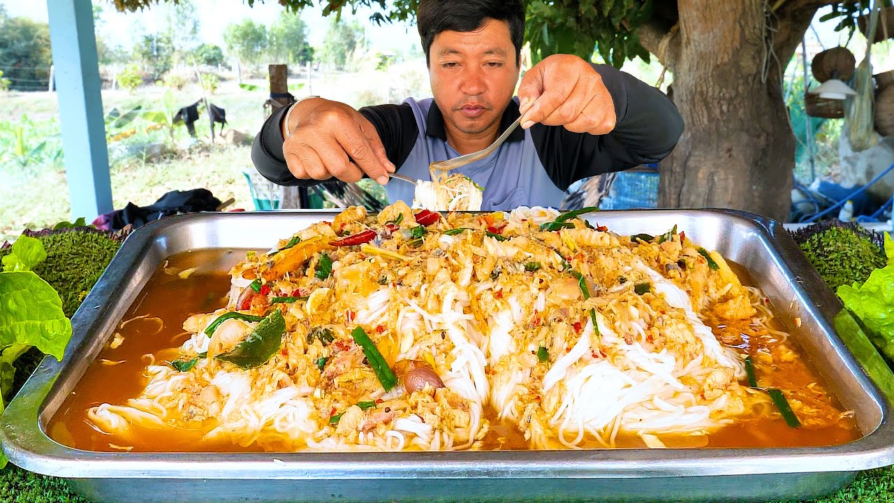 ข้าวปุ้นน้ำยาปลาค่อ เนื้อเน้นๆเส้นเหนียวนุ่ม แซ่บคักขนาด