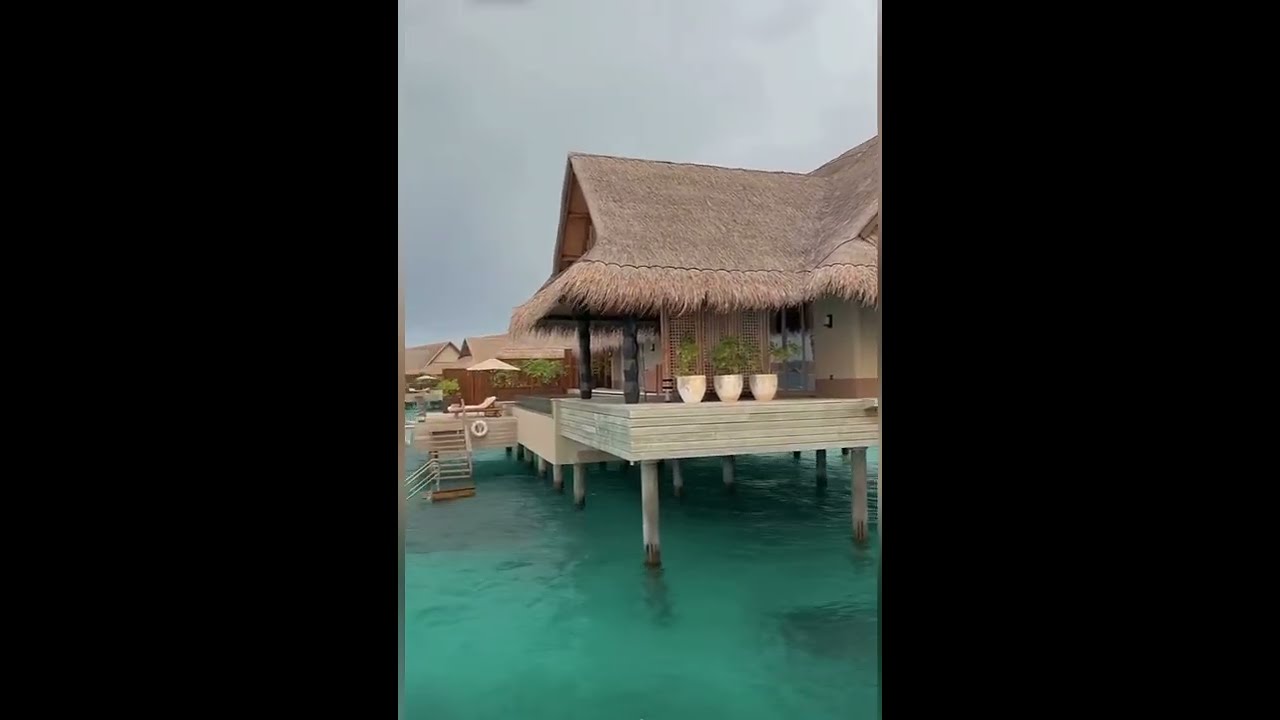 أمل الأنصاري فالمالديف هي وخواتها 🌴وأجواء خياال