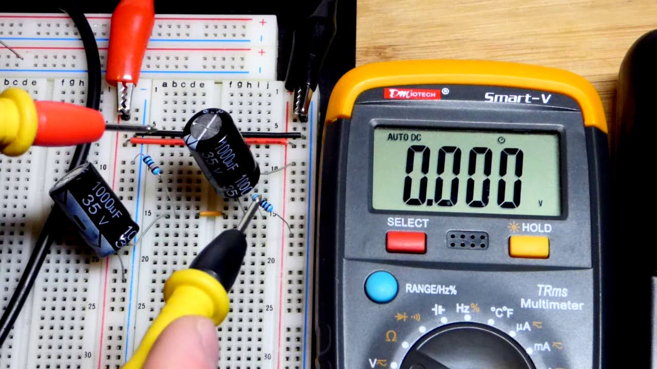 Voltage balancing resistors for series capacitors electronzap DIY learning electronics lesson 0043